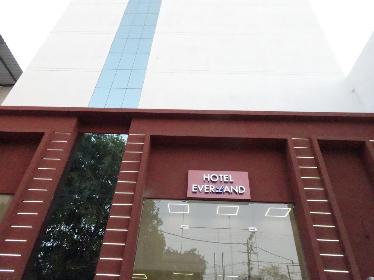 Hotel Everland Rajkot Exterior photo