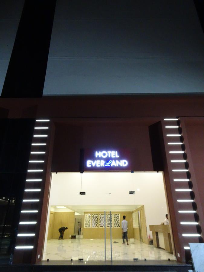 Hotel Everland Rajkot Exterior photo